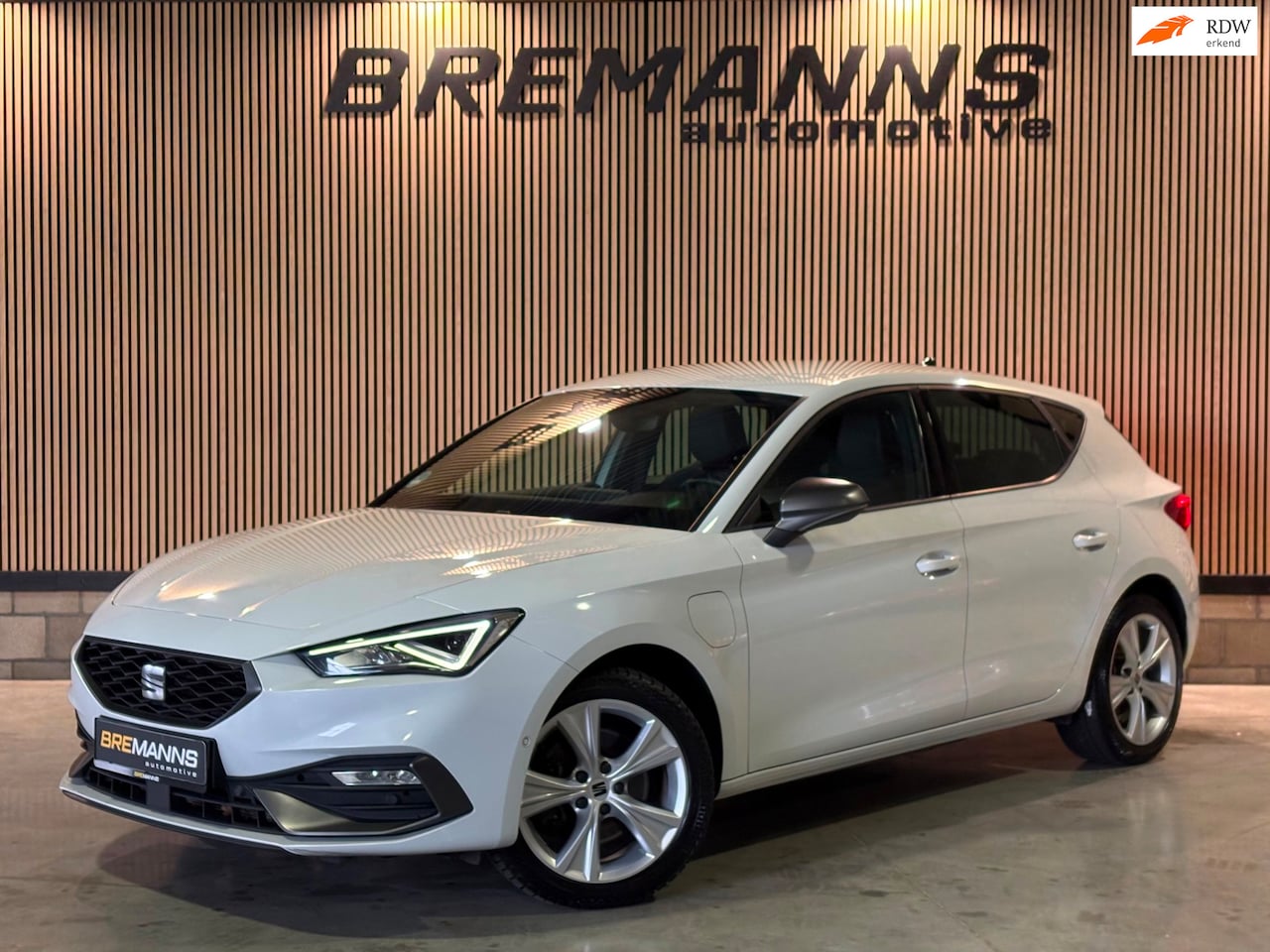 SEAT Leon - 1.4 TSI eHybrid PHEV FR / BTW / Leder / Automaat / Dealer onderhouden - AutoWereld.nl