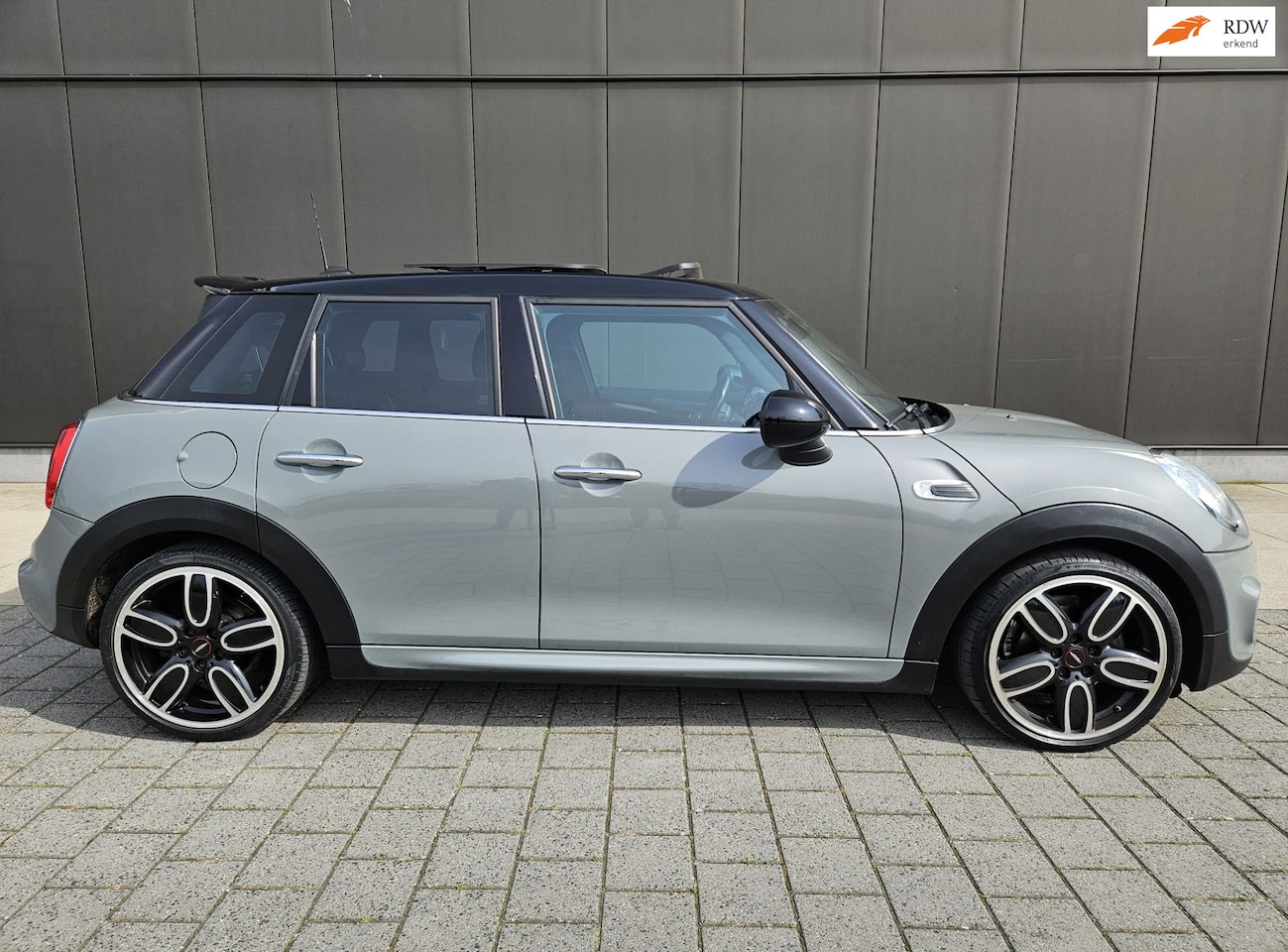 MINI John Cooper Works - Mini 1.5 Chili Serious / JCW/ NARDO GREY/ PANO/ AUTOMAAT - AutoWereld.nl