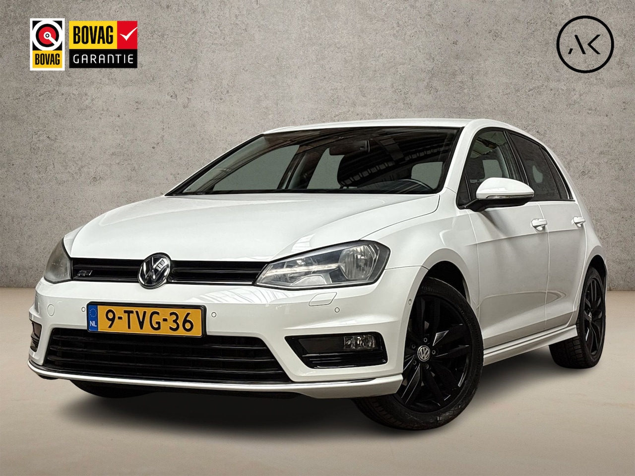 Volkswagen Golf - 1.2 TSI Highline Sportline (SCHERM, CLIMATE, STOELVERWARMING, LM VELGEN, SPORTSTOELEN, PAR - AutoWereld.nl