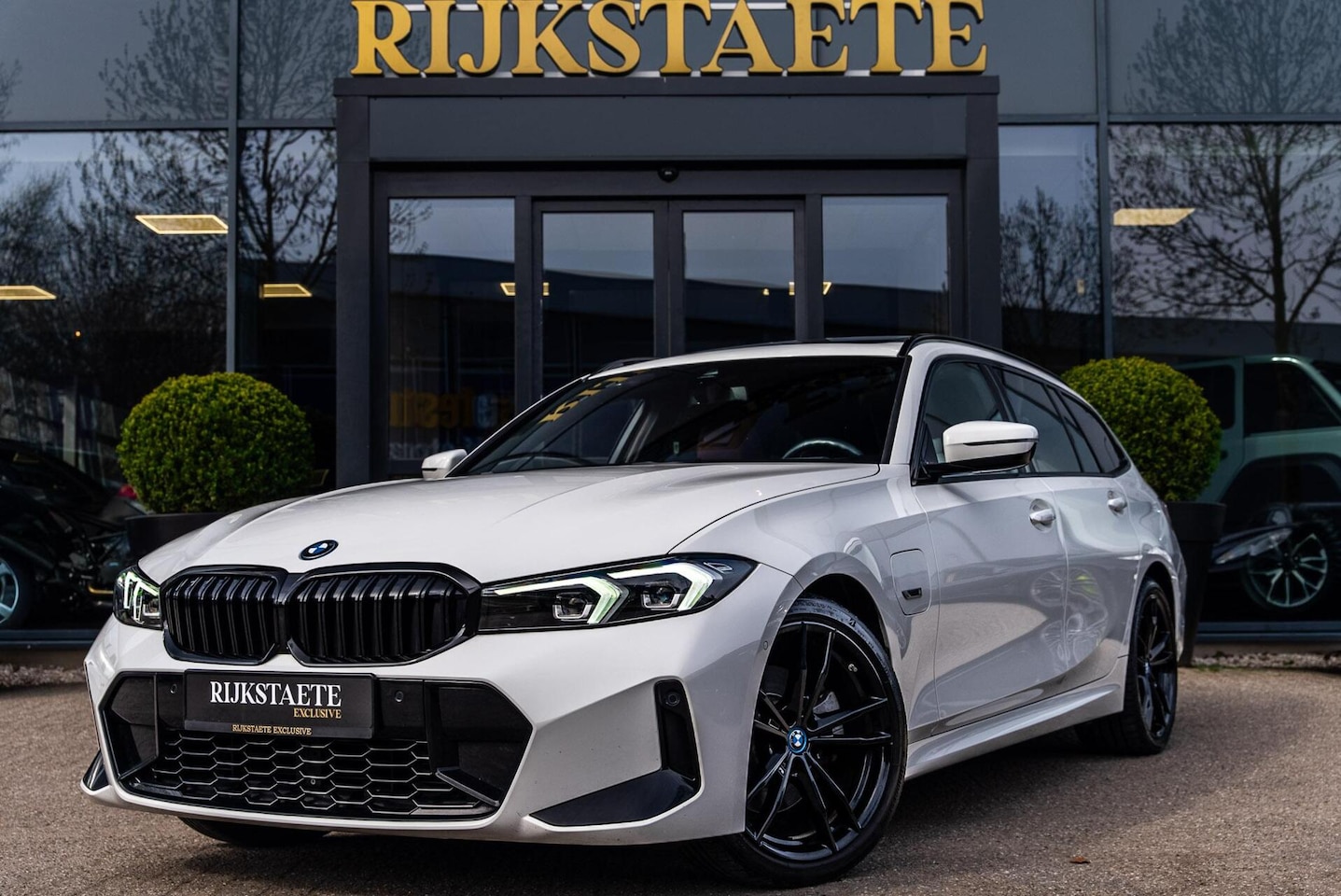 BMW 3-serie Touring - 320e 320e - AutoWereld.nl