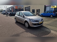 Renault Clio - 1.6-16V Exception 5 Deurs Apk tot 13-04-2027 Eerste Eigenaar