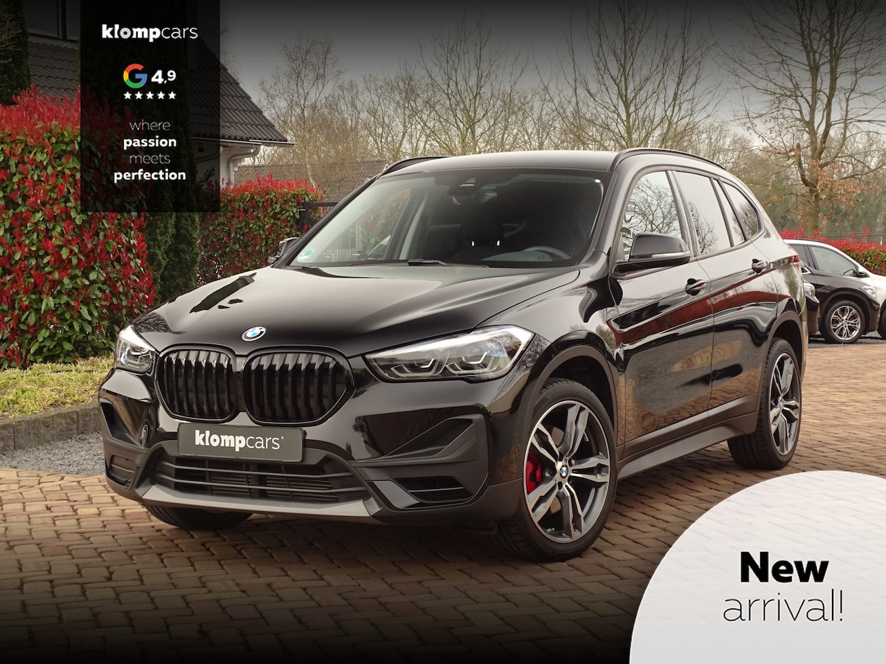 BMW X1 - sDrive20i Sportif | All-Black | Uniek | Custom | 19 inch | Nav - AutoWereld.nl