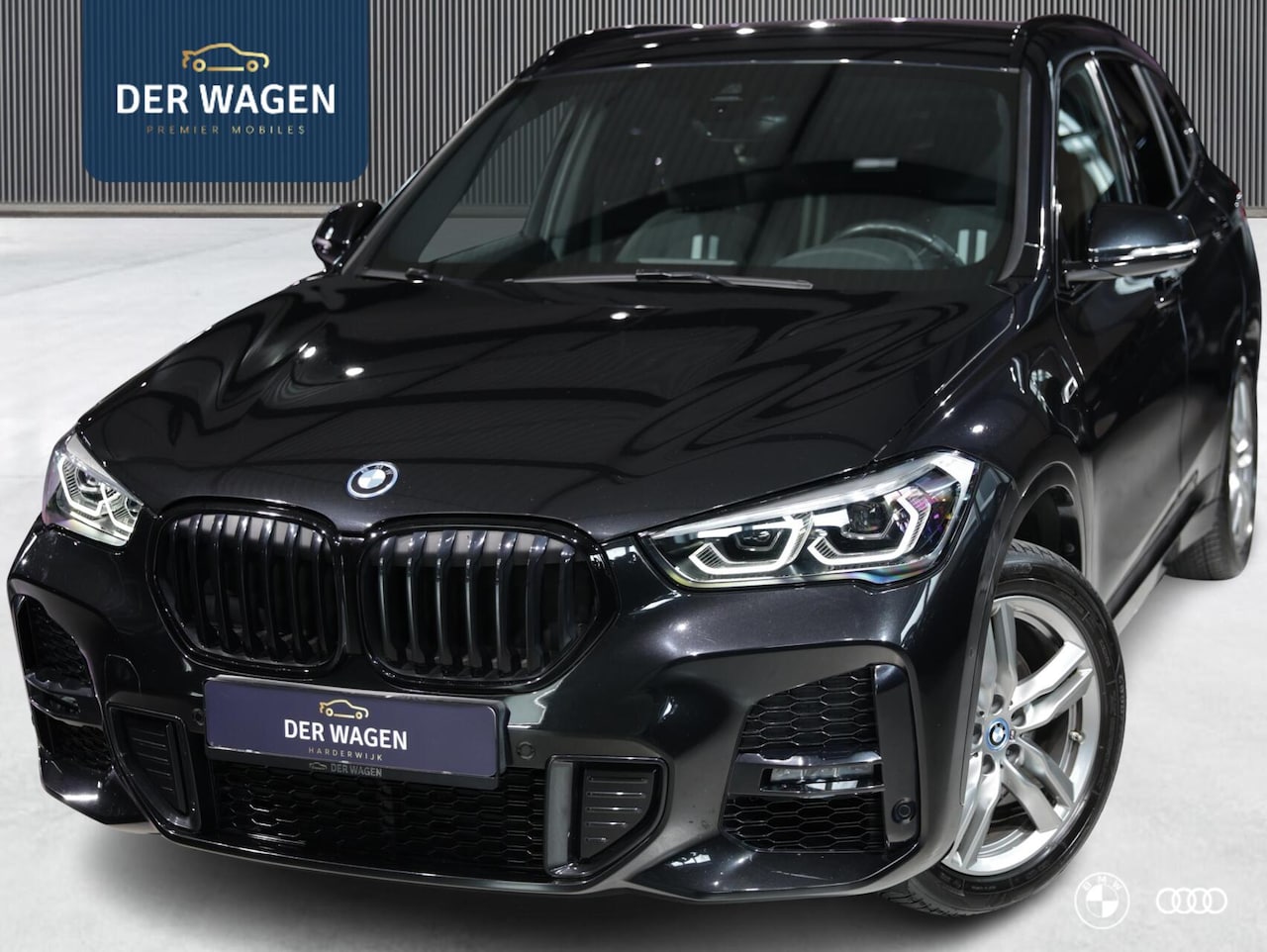 BMW X1 - xDr25e M SPORT / CARPLAY / AMBIENTE / TREKHAAK / 18" - AutoWereld.nl