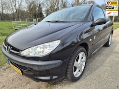 Peugeot 206 - 1.4 X-Design airco AUTOMAAT apk 03-27