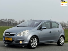 Opel Corsa - 1.2 -16V Cosmo | Nap | Automaat | Clima