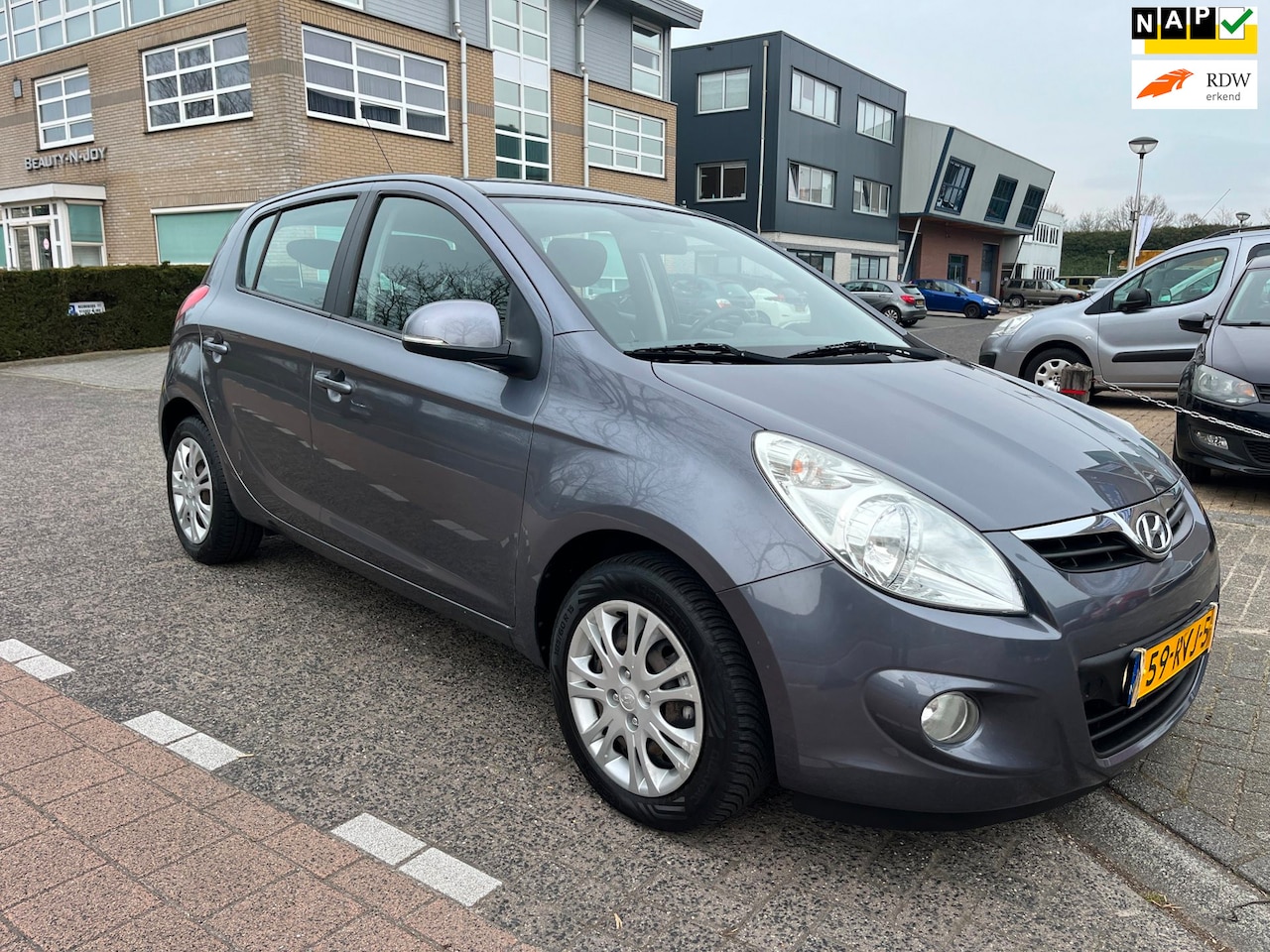 Hyundai i20 - 1.2i i-Motion 5 deurs airco - AutoWereld.nl