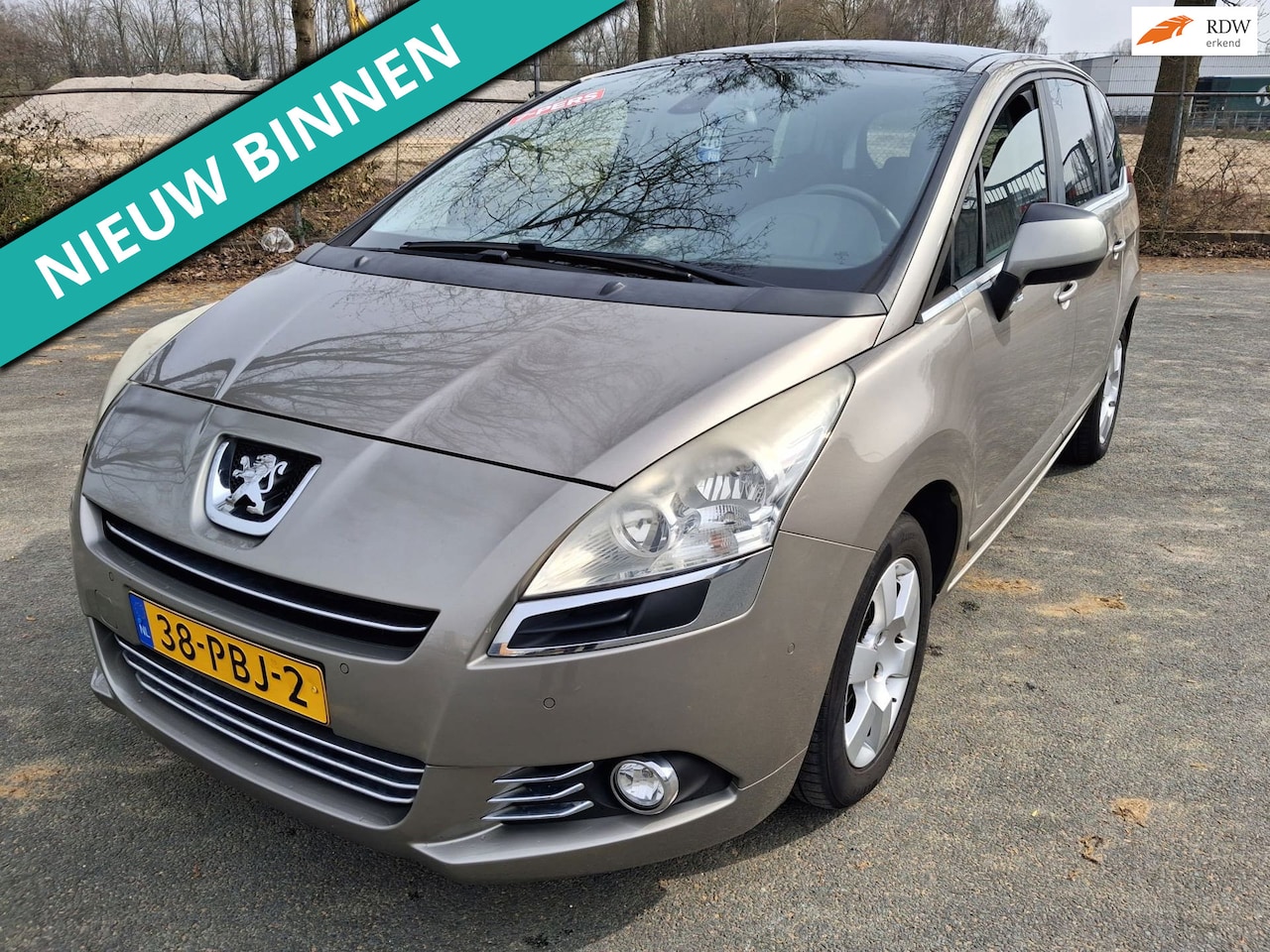 Peugeot 5008 - 1.6 VTi Blue Lease 7p. NETTE AUTO RIJDT EN SCHAKELT GOED - AutoWereld.nl