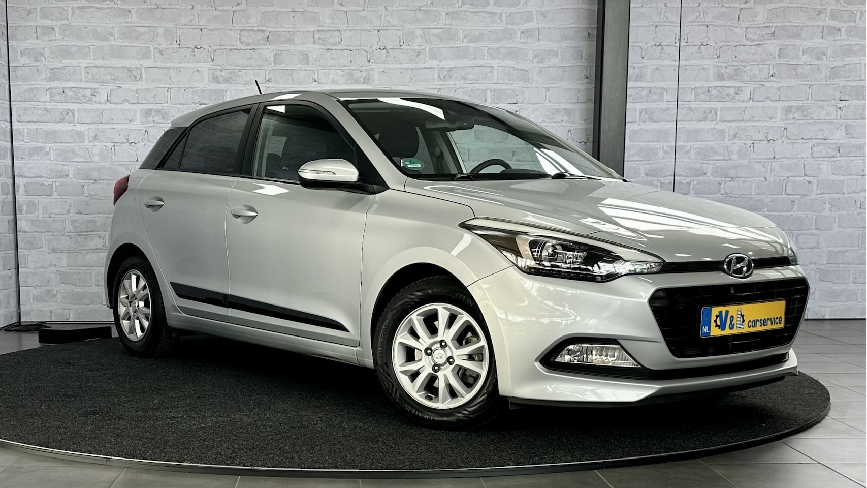 Hyundai i20 - 1.0 T-GDI Go! / PDC / Cruise / Camera / Trekhaak - AutoWereld.nl