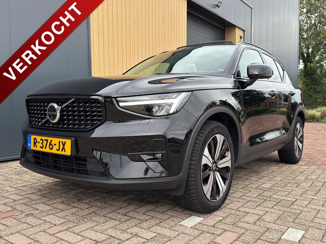 Volvo XC40 - T4 Plug-In Hybrid 211pk Aut Ultimate Dark | NL Auto | ACC | Pano | H&K | 360 Camera | Stoe - AutoWereld.nl