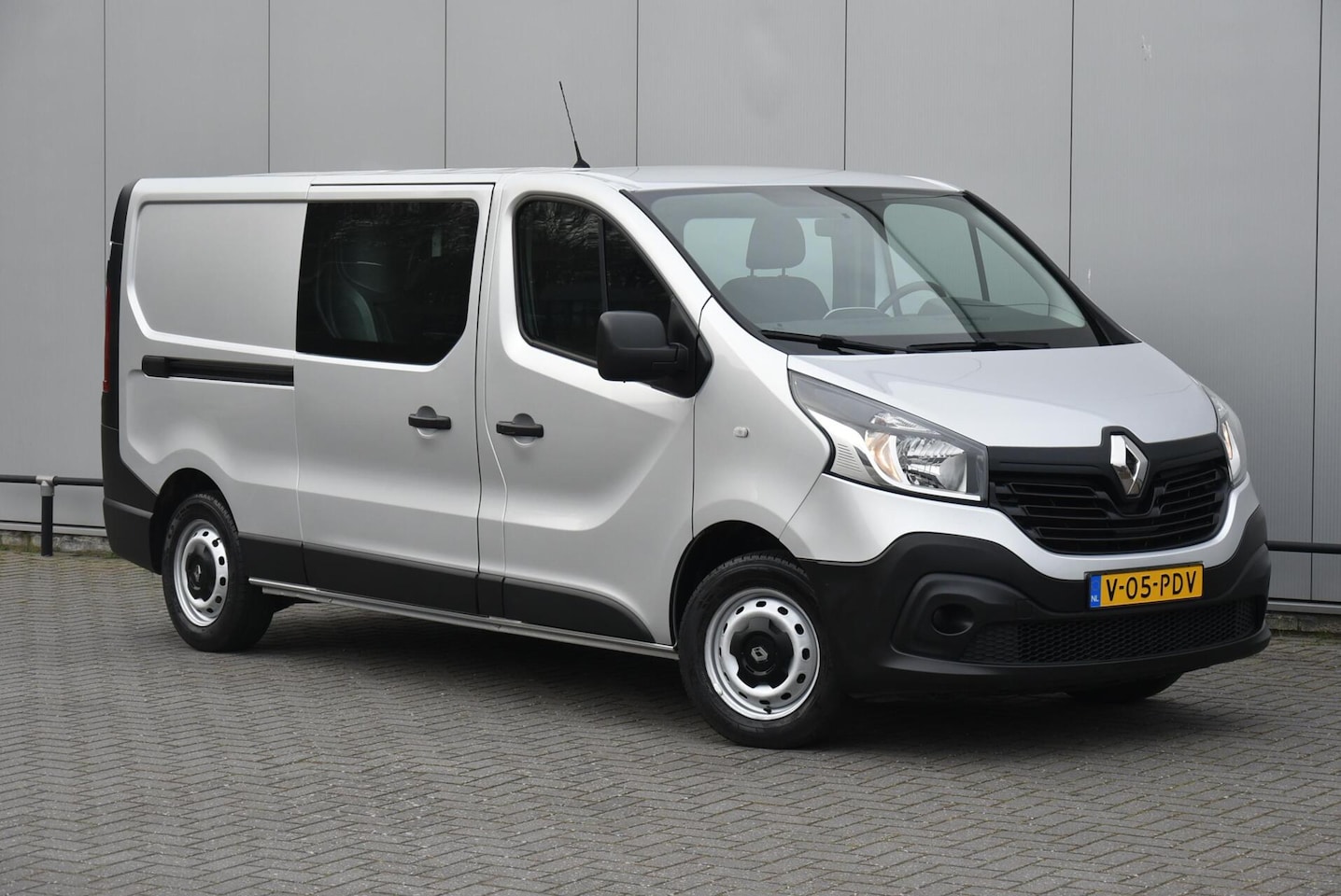 Renault Trafic - bestel 1.6 dCi L2H1 DC BTW Vrij Airco Cruise Navi E6 - AutoWereld.nl