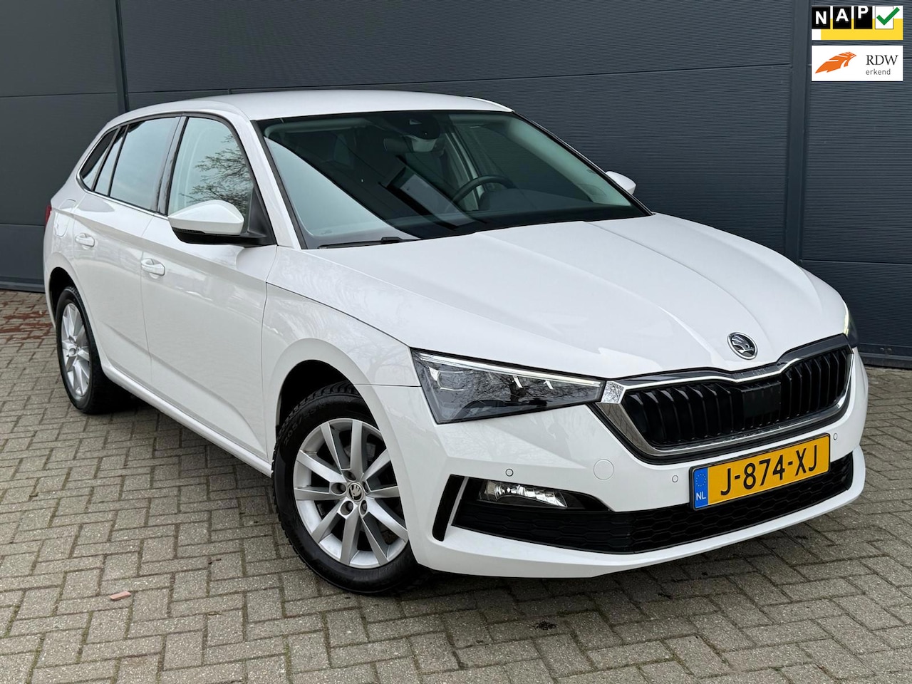 Skoda Scala - 1.0 TSI/Automaat/carplay/Camera/Navi/Airco/cruise - AutoWereld.nl