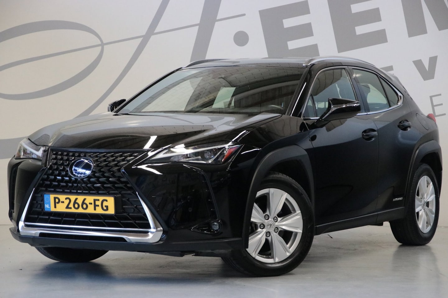 Lexus UX - 250h Business Line 250h Business Line - AutoWereld.nl