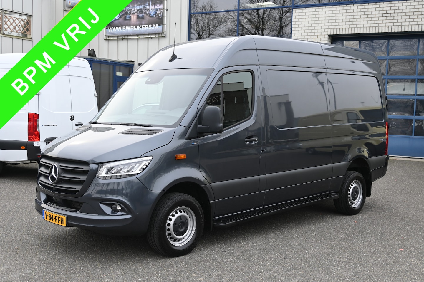 Mercedes-Benz Sprinter - 319 CDI L2H2 3500 KG trekhaak, Draaistoelen, Distronic, LED, 360 graden Camera - AutoWereld.nl