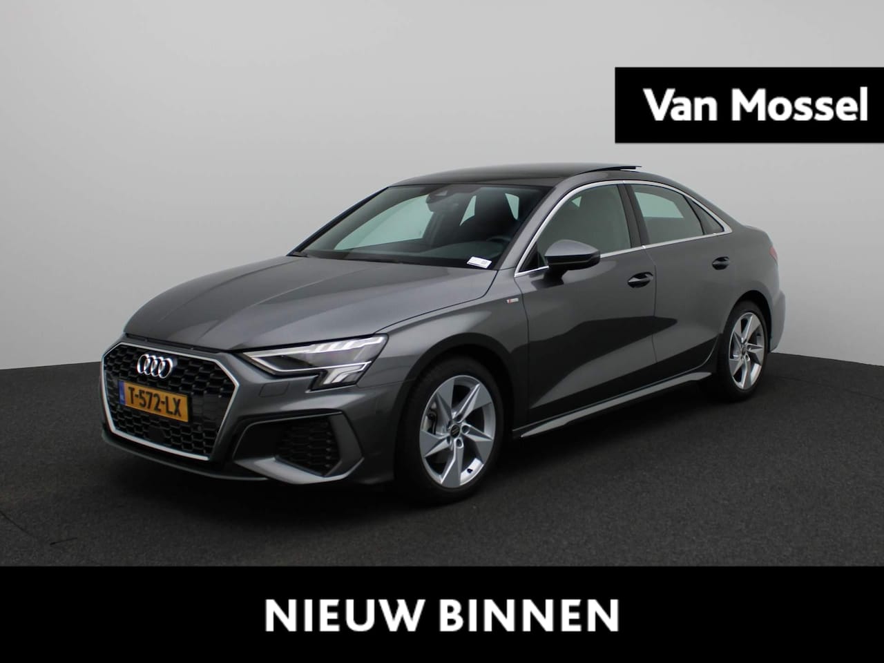 Audi A3 Limousine - 30 TFSI S edition 110 PK | Automaat | S-line | Panoramadak | Virtual cockpit | Navigatie | - AutoWereld.nl