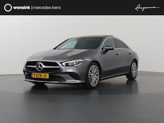 Mercedes-Benz CLA-Klasse - 180 Luxury Line | Panoramadak | Trekhaak | Digitaal display | Stoelverwarming |