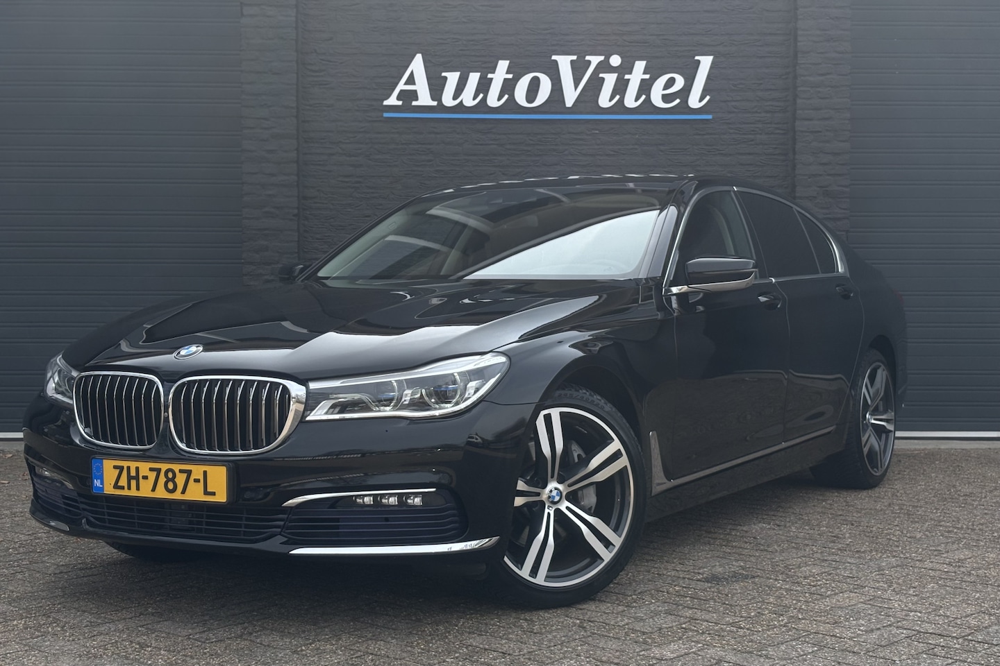 BMW 7-serie - 740i High Executive | 4-W Besturing | Sportleder | Head-Up | Trekhaak | Massage | 360° Cam - AutoWereld.nl