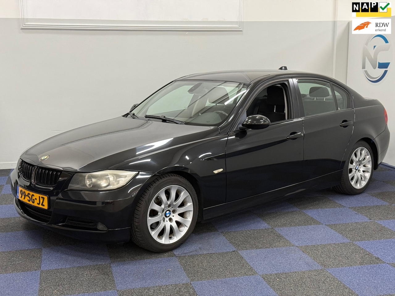 BMW 3-serie - 320i Dynamic Executive / NETTE AUTO / RIJDT SCHAKELT GOED / DEALER ONDERHOUDEN - AutoWereld.nl