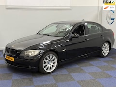 BMW 3-serie - 320i Dynamic Executive / NETTE AUTO / RIJDT SCHAKELT GOED / DEALER ONDERHOUDEN
