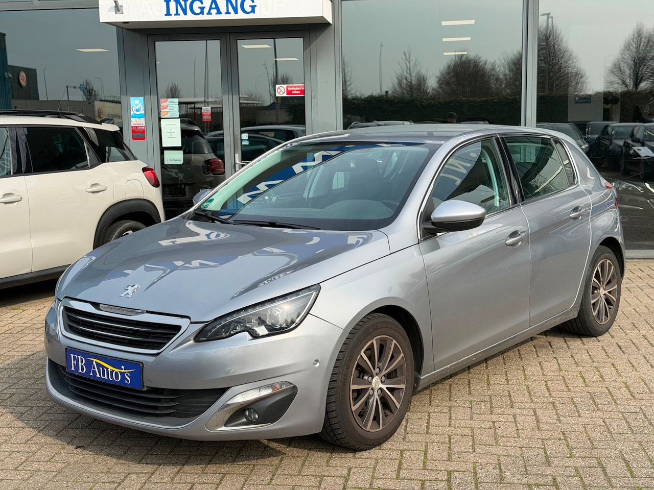 Peugeot 308 - 1.2 PureTech Style Airco Lmv Navi Cruise - AutoWereld.nl