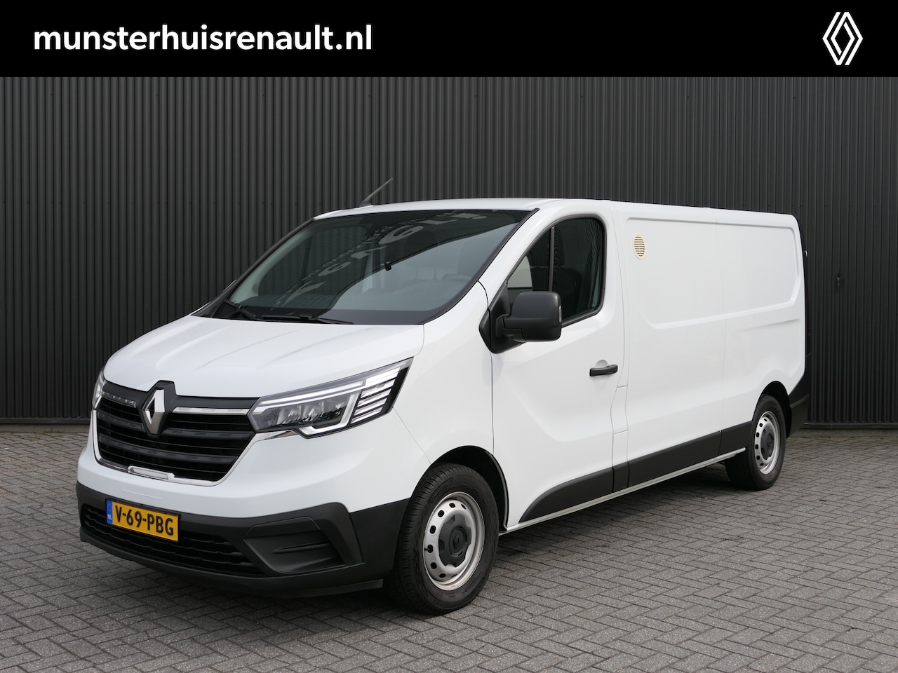 Renault Trafic - 2.0 dCi 110 T30 L2H1 Comfort - Betimmering + Kast laadruimte - Stoelverwarming - Cruise - AutoWereld.nl