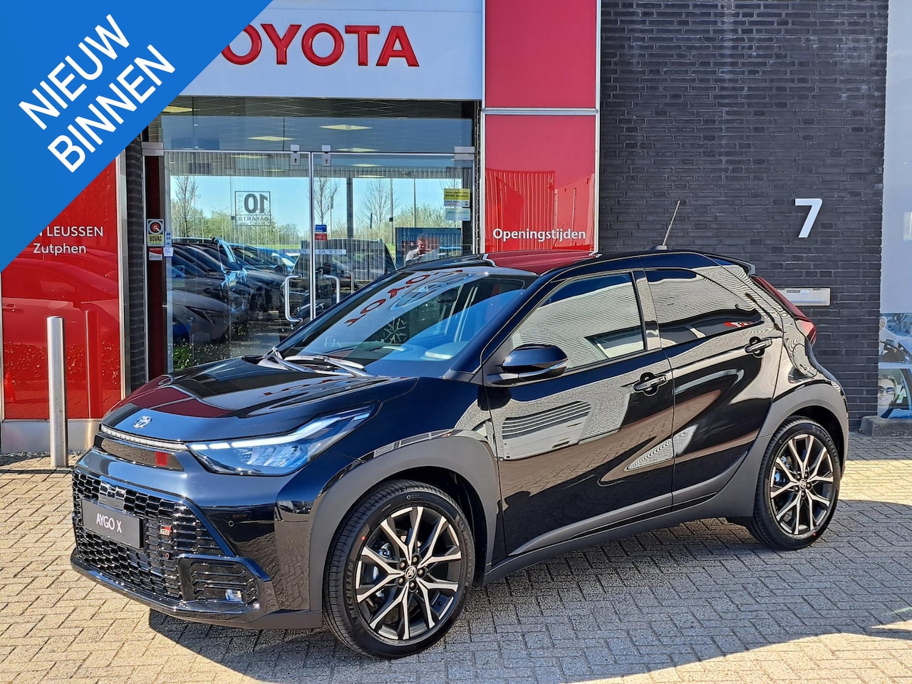 Toyota Aygo X - Hybrid 115 GR Sport NIEUW IN DE SHOWROOM DIRECT LEVERBAAR 18'' LM-VELGEN PDC STOELVERWARMI - AutoWereld.nl