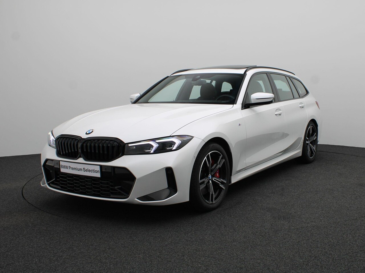 BMW 3-serie Touring - 320i M Sportpakket Pro | Innovation Pack | Comfort Pack | Trekhaak | Panoramadak | Driving - AutoWereld.nl