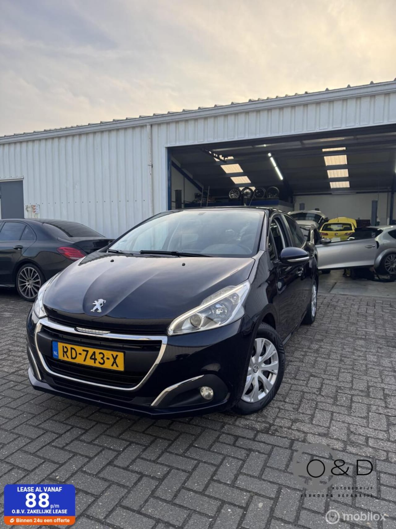 Peugeot 208 - 1.2 PureTech| Nw APK | Carplay | Facelift | LED - AutoWereld.nl