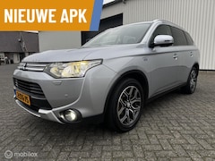Mitsubishi Outlander - 2.0 PHEV Executive Edition(Nieuwe APK)