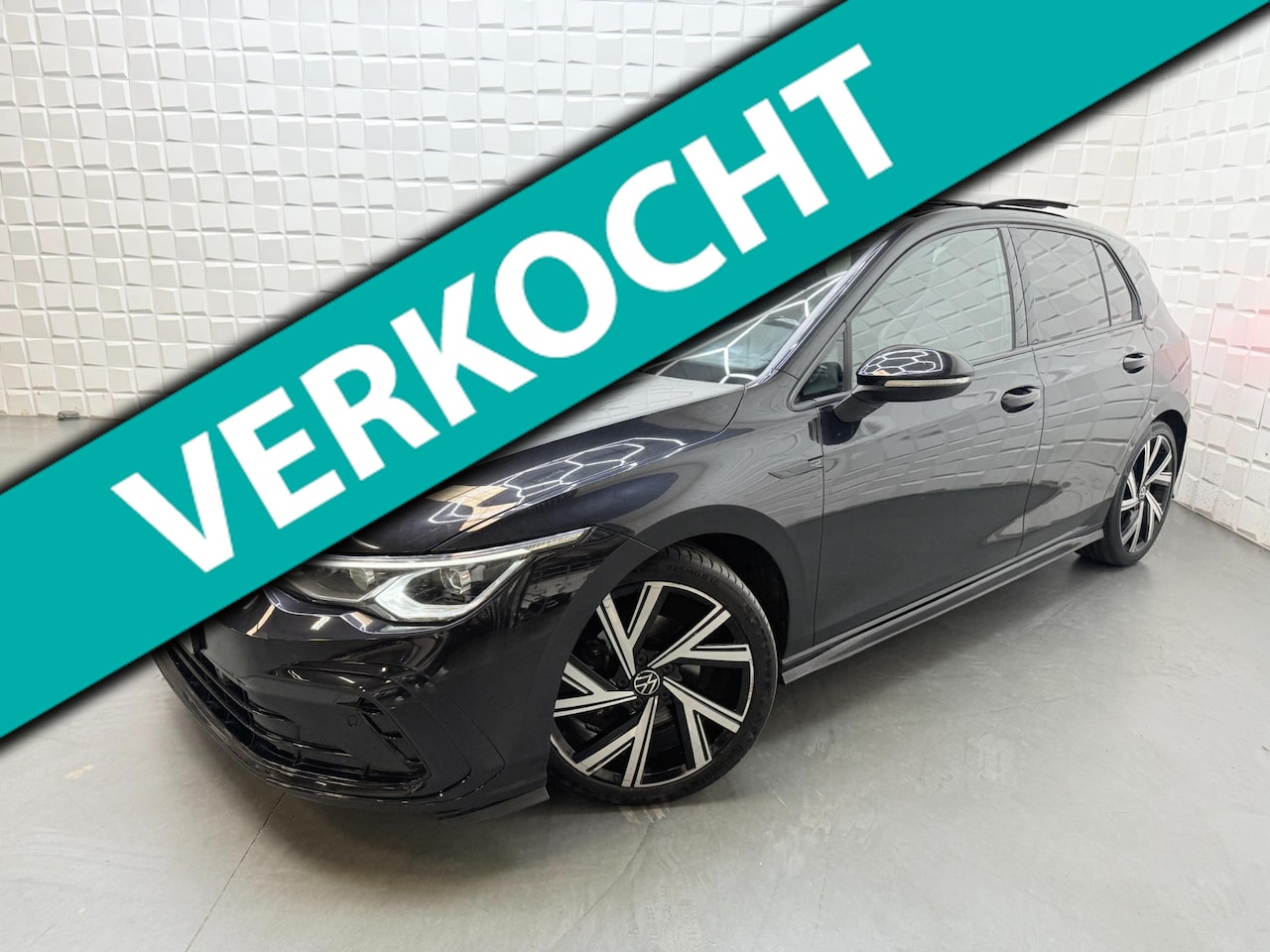 Volkswagen Golf - 1.5 eTSI 2x R Line PANO VIRTUAL SFEER - AutoWereld.nl