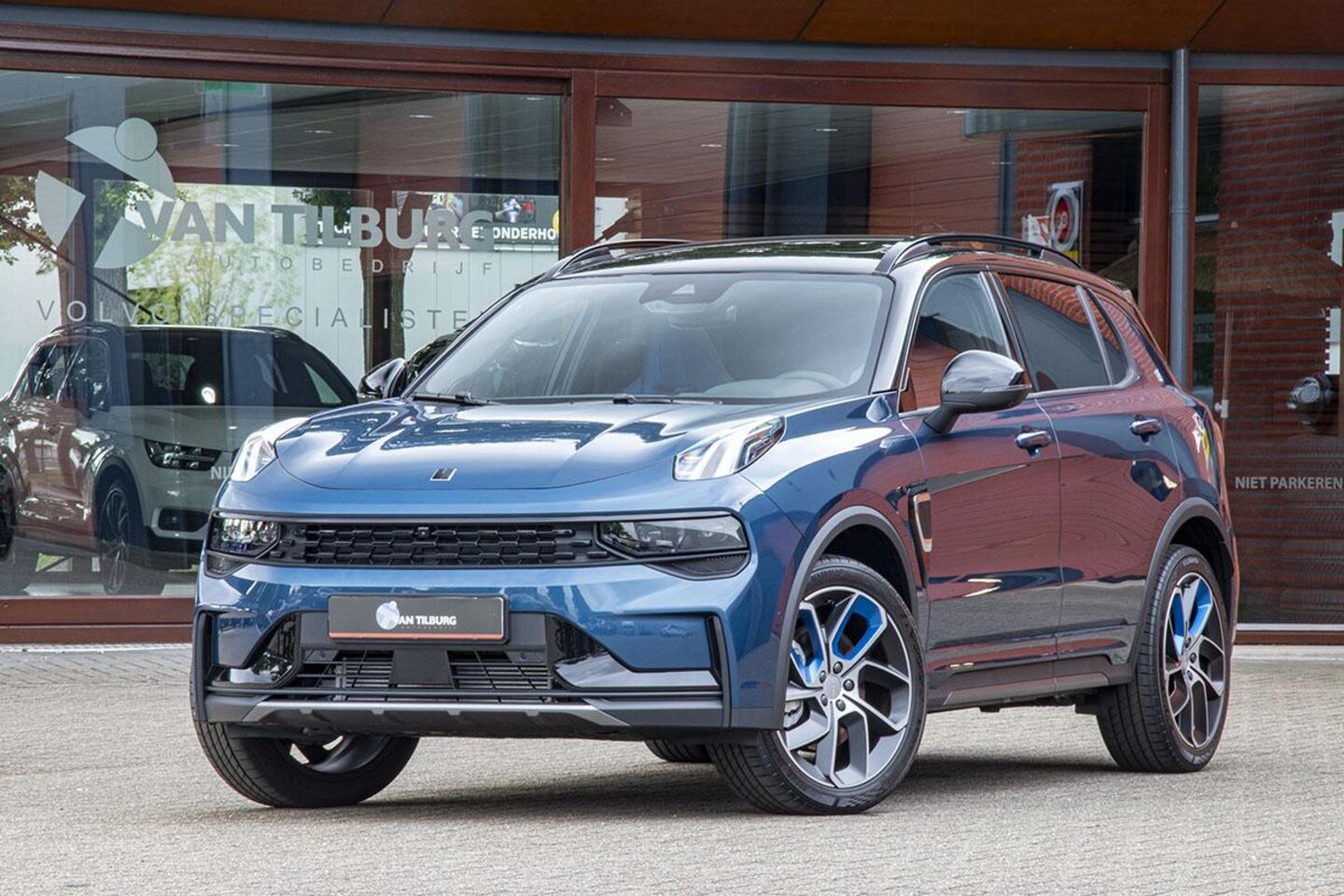 Lynk & Co 01 - LYNK&CO TREKHAAK / PANO - AutoWereld.nl