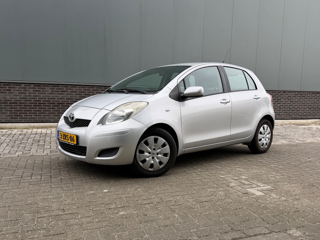 Toyota Yaris - 1.3 VVTi Aspiration - AutoWereld.nl
