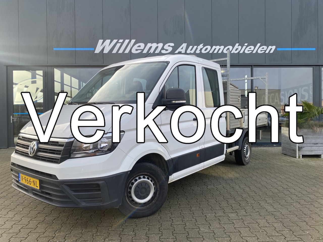 Volkswagen Crafter - 35 2.0 TDI L3 DC Trendline NAP 3 Zits, Trekhaak & Cruise Control - AutoWereld.nl