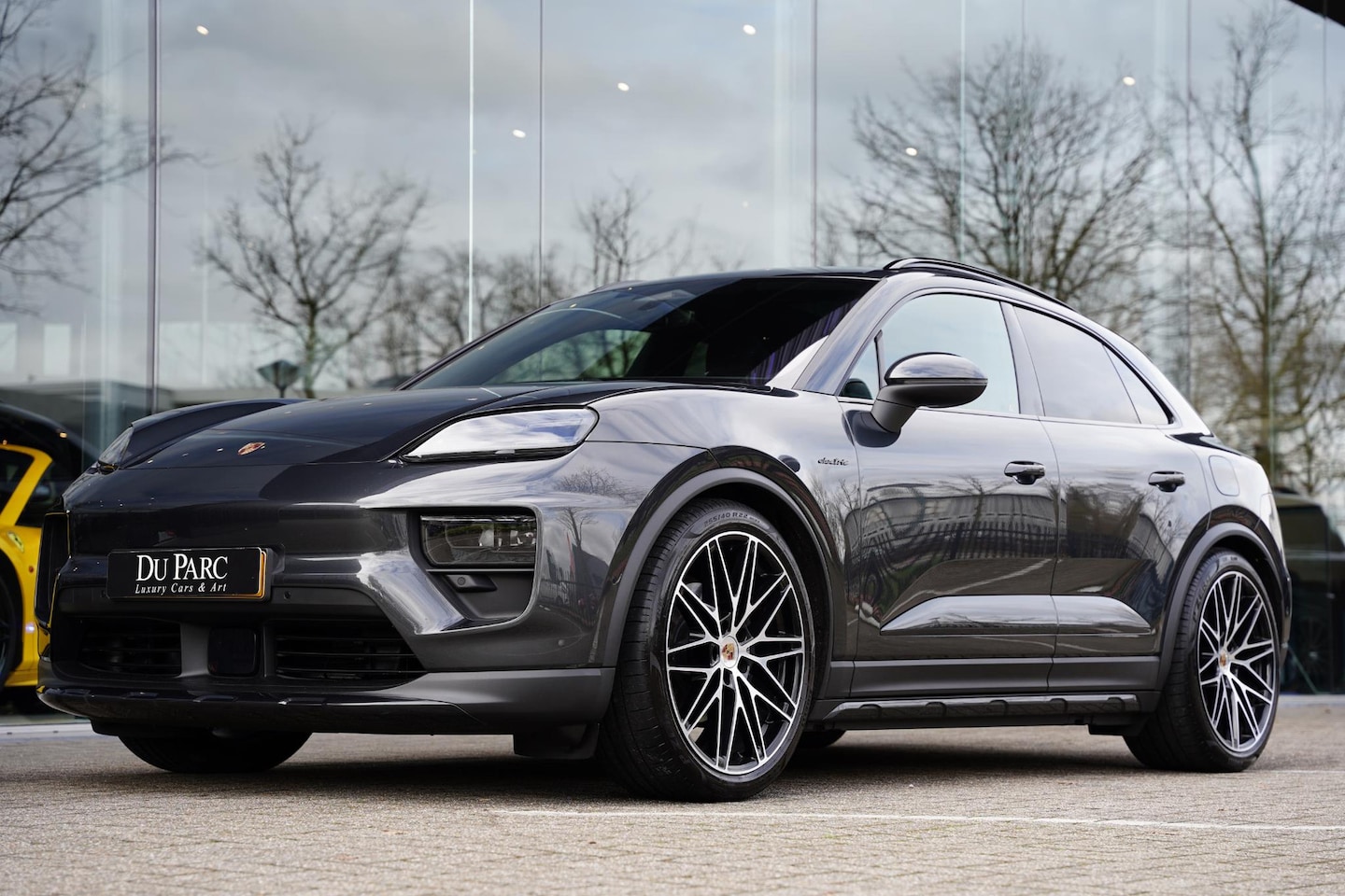 Porsche Macan - 4 100 kWh Panoramadak / Passenger Display / RS Spyder Velgen - AutoWereld.nl