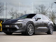 Porsche Macan - 4 100 kWh Panoramadak / Passenger Display / RS Spyder Velgen