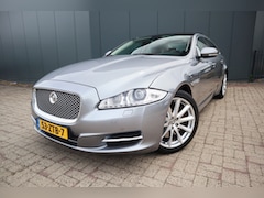 Jaguar XJ - 2.0 Luxury Automaat Panoramadak Leder Navigatie Camera Etc