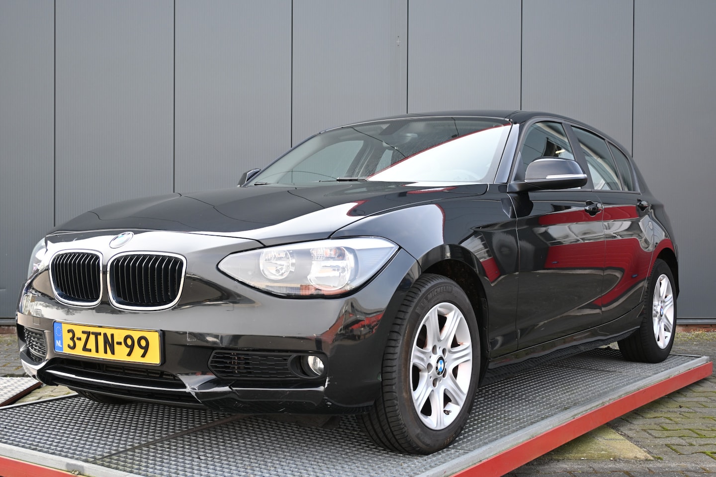 BMW 1-serie - 116i Business schade zie fotos - AutoWereld.nl