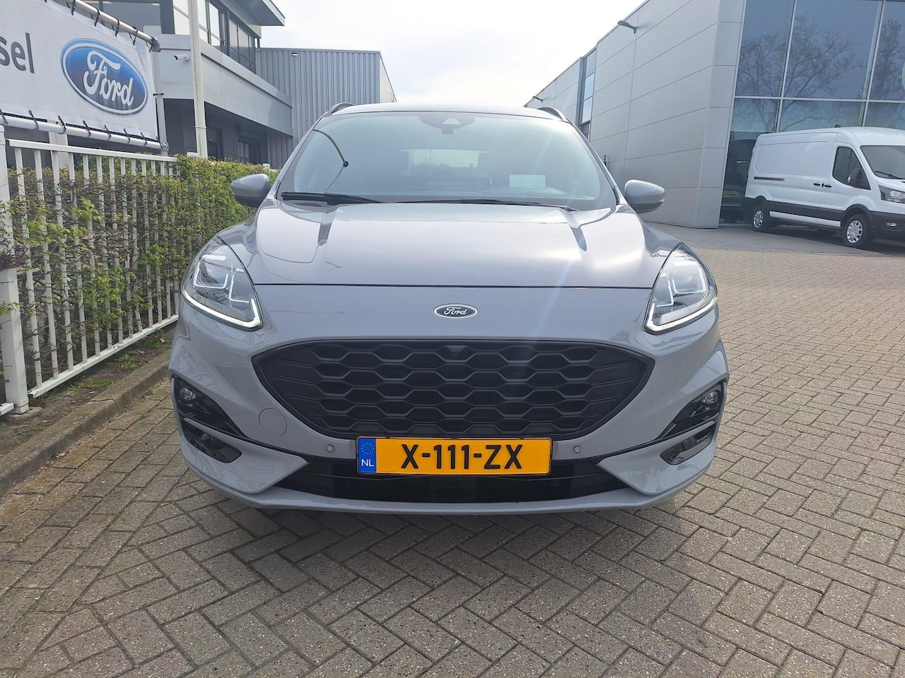 Ford Kuga - 2.5 PHEV Graphite Tech Edition | Grey Matter |19" Zwarte Lichtmetalen Velgen | Projector L - AutoWereld.nl