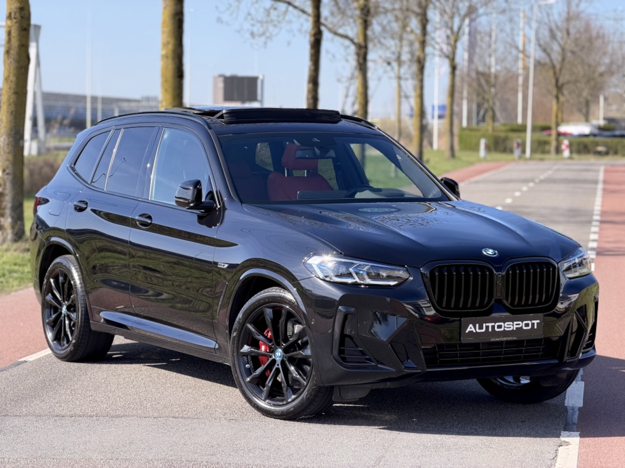 BMW X3 - xDrive30e M-Sport 292 Pk Pano HUD 360 Camera Laser - AutoWereld.nl