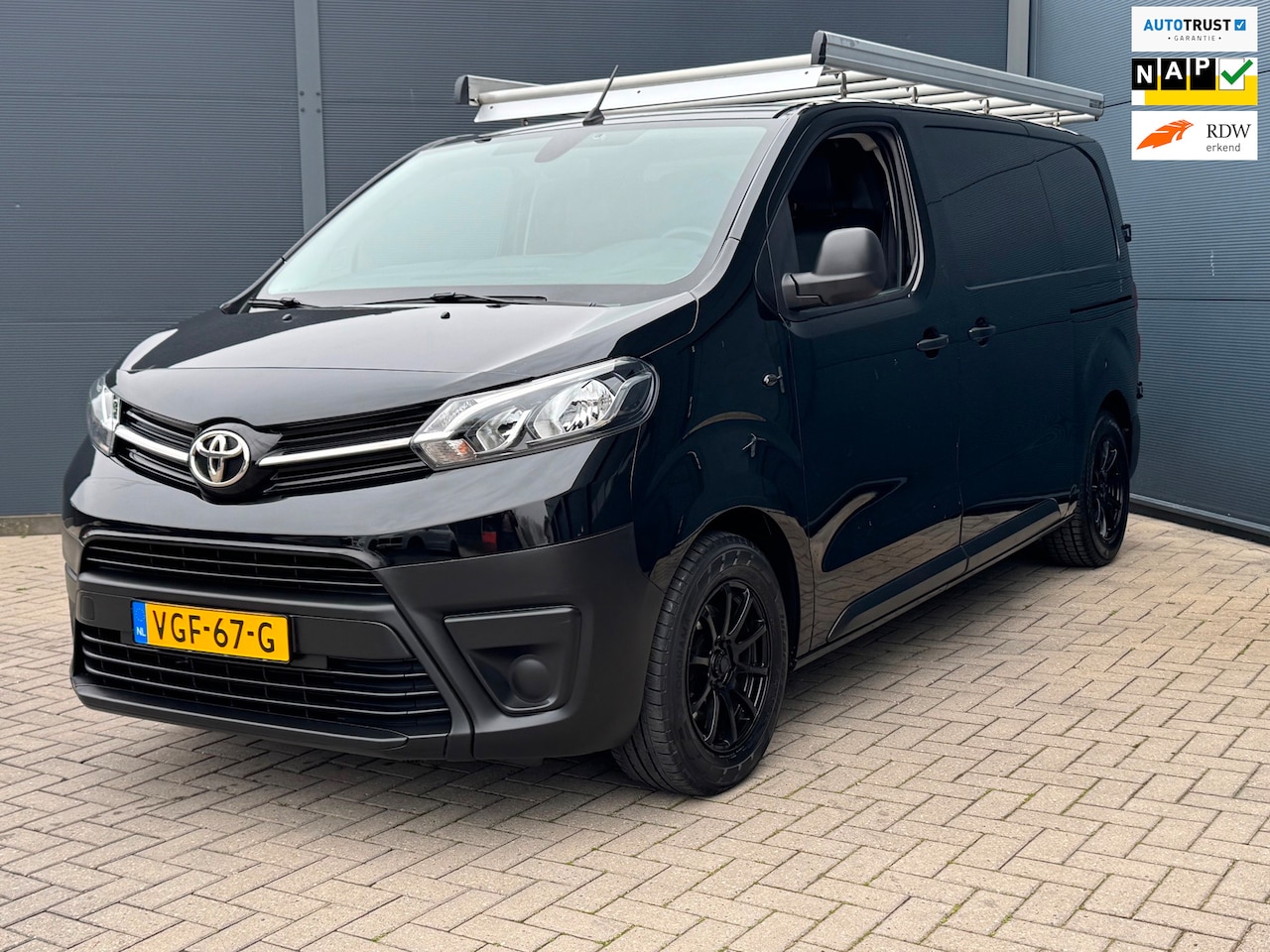 Toyota ProAce Worker - 1.5 D-4D Navigator Imperial 2x schuifdeur , navi - AutoWereld.nl