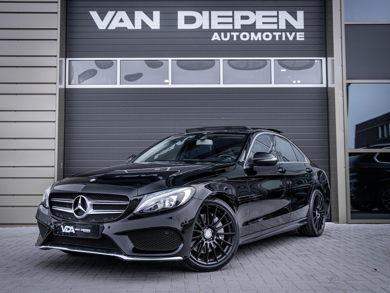 Mercedes-Benz C-klasse - C250 Ambition AMG-Line l NAP l Pano l 19'' l Camera - AutoWereld.nl