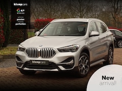 BMW X1 - xDrive20i | 4x4 | Carplay | HUD | Trekhk | Camera | 1e Eig. | Ad.Cruise | Dealeronderhoude
