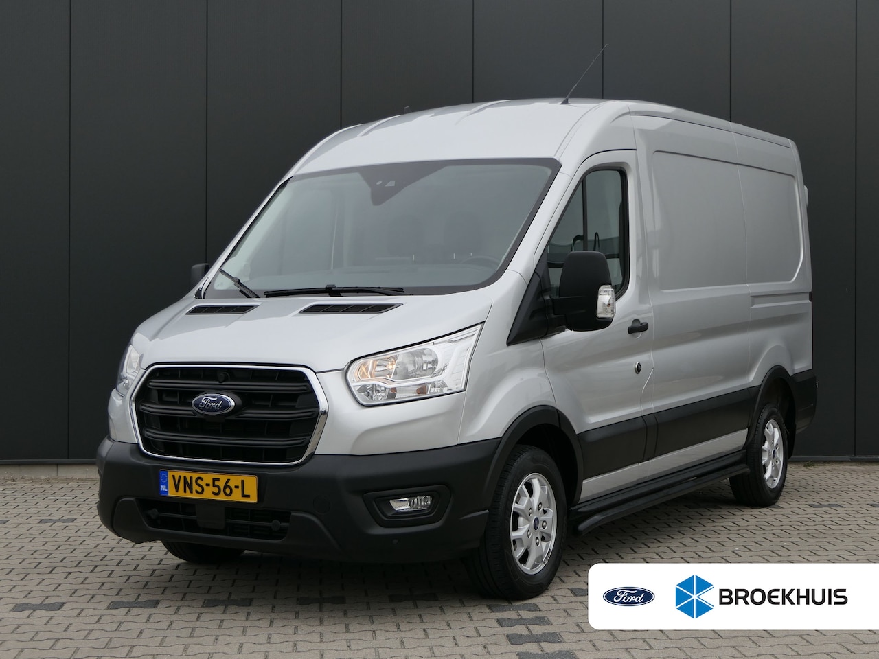 Ford Transit - 310 2.0 TDCI L2H2 Trend Automaat | Laadruimte Pakket | Camera | Lichtmetalen Velgen | Stoe - AutoWereld.nl