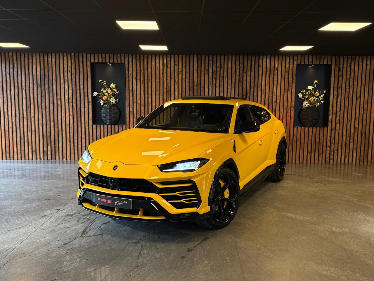 Lamborghini Urus - 4.0 V8 NAP / Keramisch / B&O 3D / Carbon / Alcantara / Massage / Night vision / Pano - AutoWereld.nl