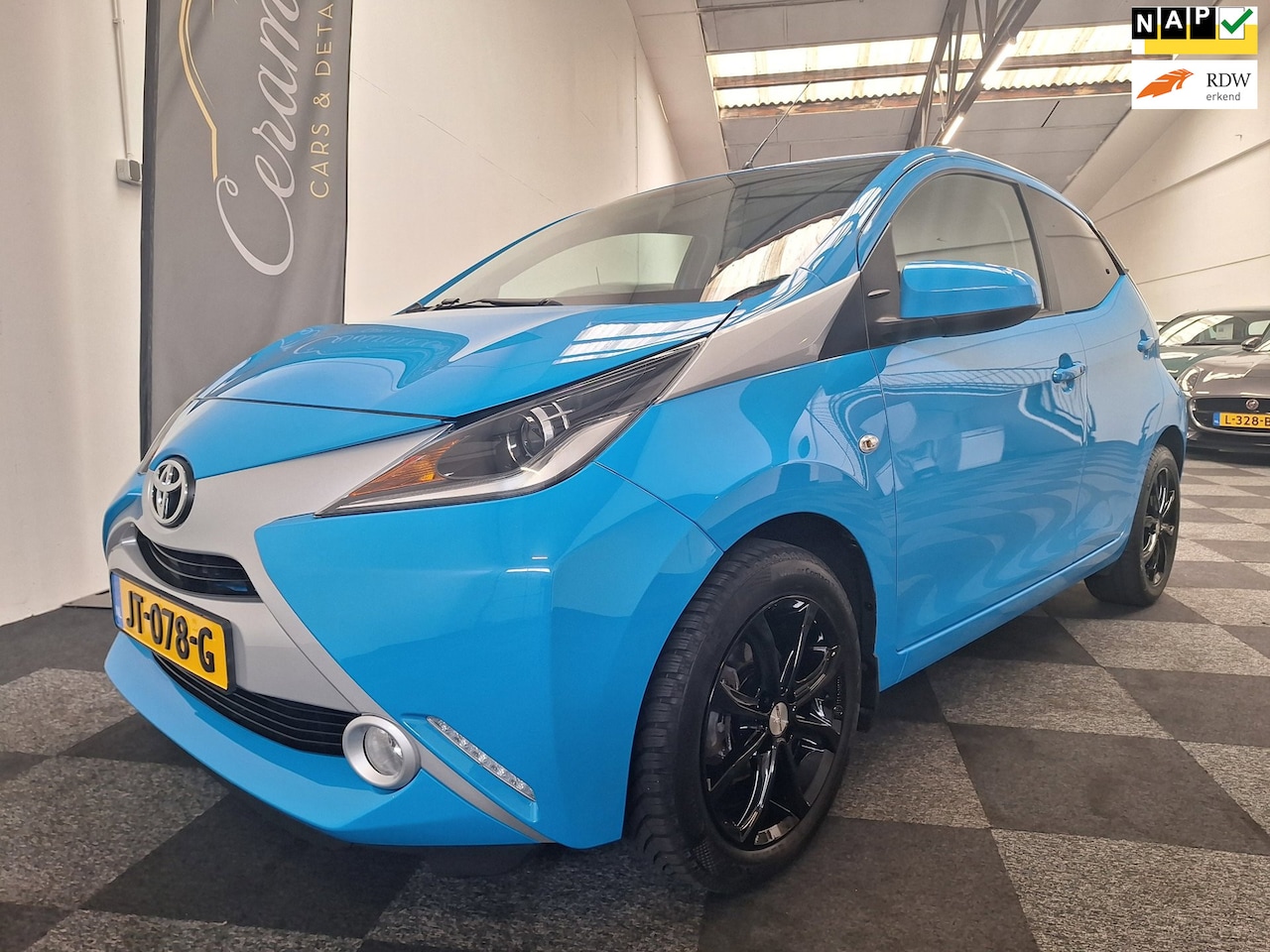 Toyota Aygo - 2016.X-play. Luxury pakket. 1e eig. 78.000 km NAP. - AutoWereld.nl