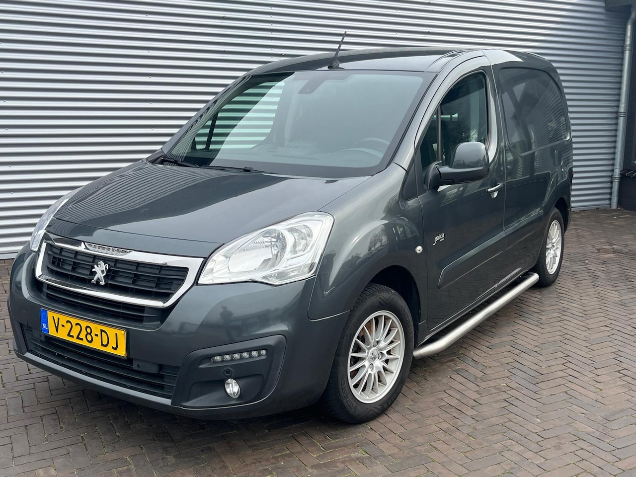 Peugeot Partner - 120 1.6 BlueHDi 120 L1 Première S&S - AutoWereld.nl