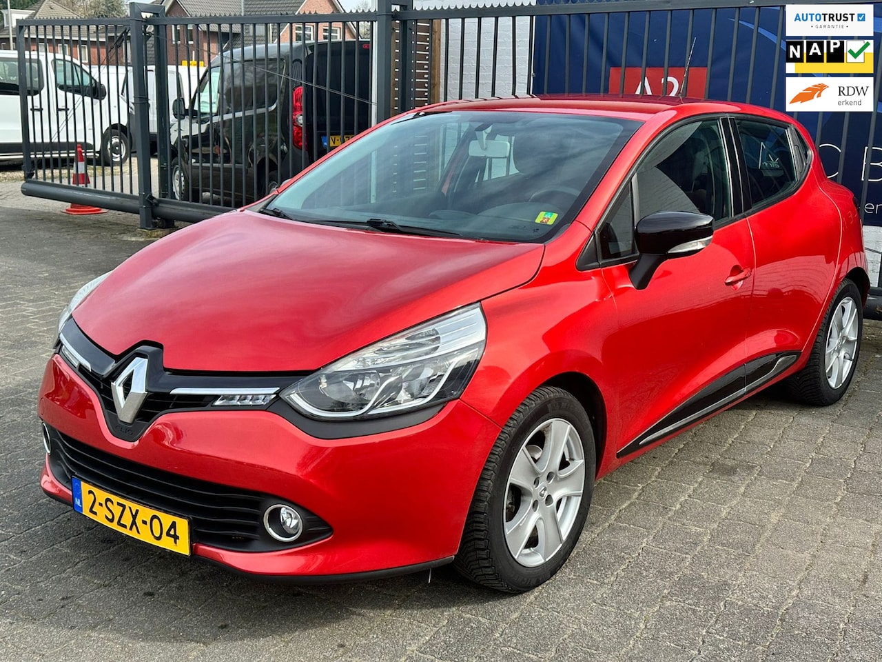 Renault Clio - 0.9 TCe Expression / AIRCO / CRUISE CONTROL / NAVIGATIE / NAP!! - AutoWereld.nl