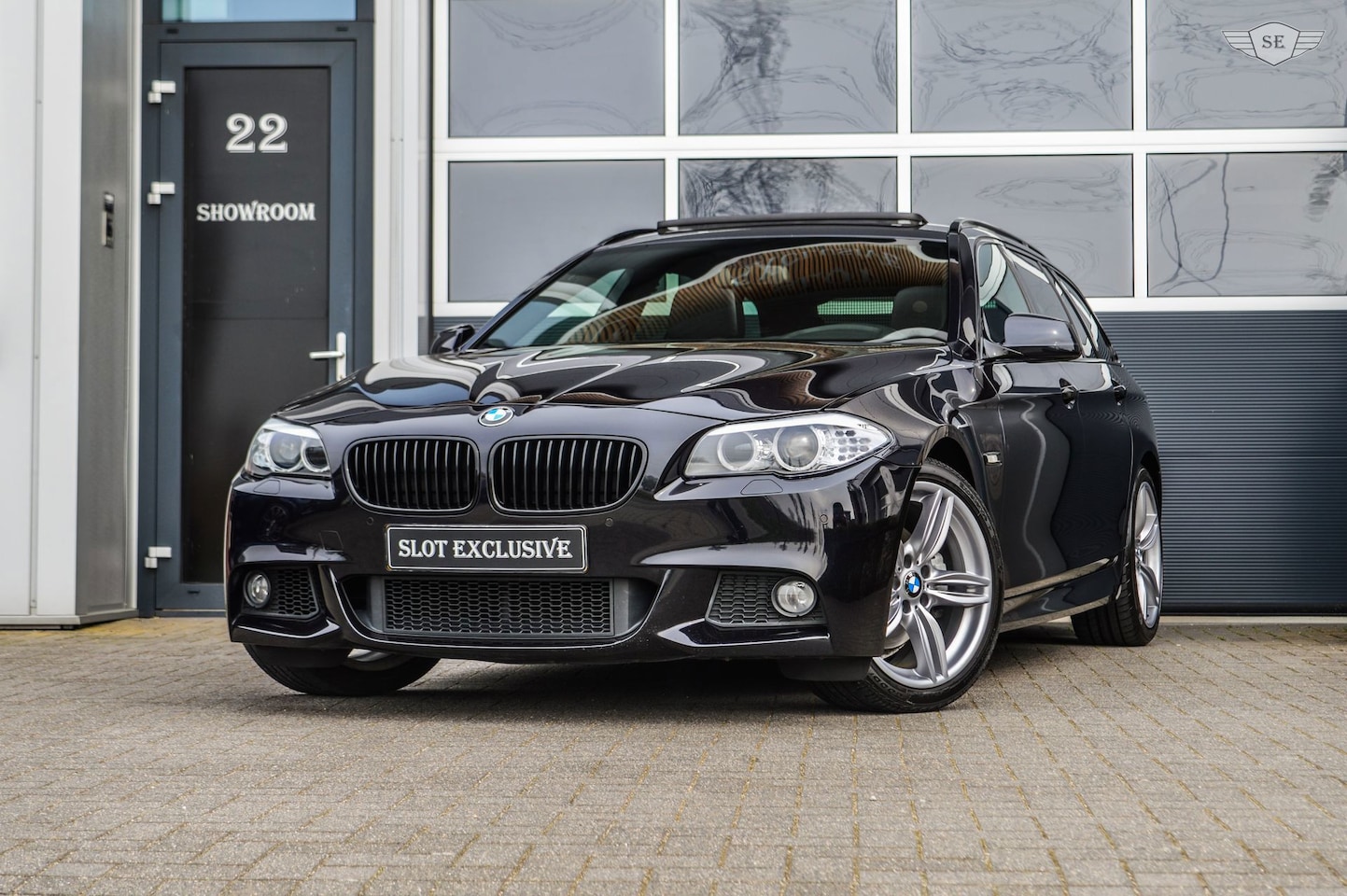 BMW 5-serie Touring - 520i HIGH EXECUTIVE|M-PAKKET|PANO|TREKHAAK|LEDER|TOPSTAAT - AutoWereld.nl