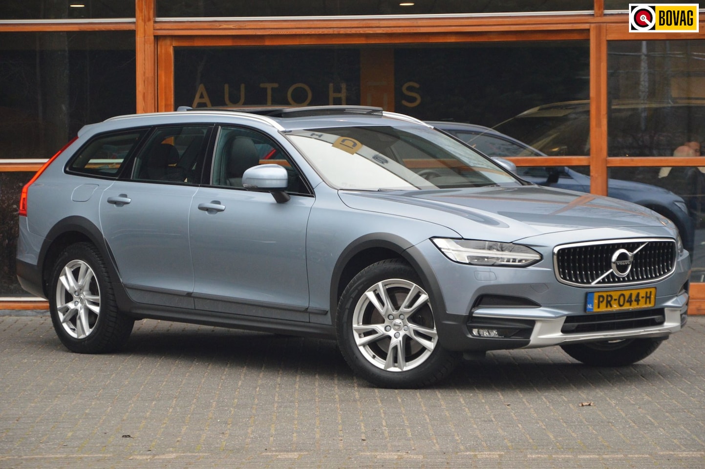 Volvo V90 Cross Country - T5 AWD | Panoramadak | Trekhaak 2400KG | Stoelverwarming | Leer | Apple CarPlay | BLIS | - AutoWereld.nl