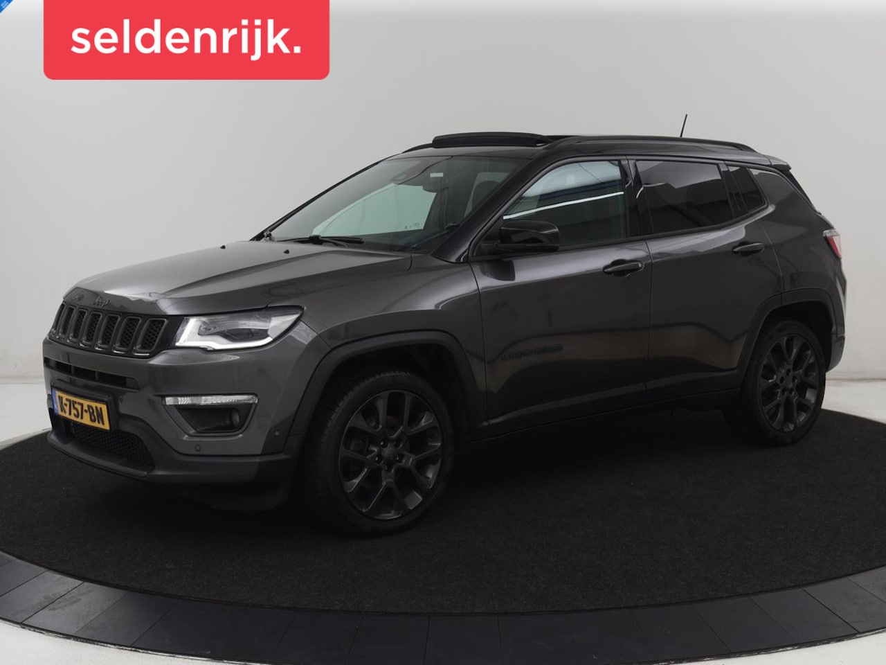 Jeep Compass - 1.3T S | Panoramadak | Leder | Stoel & Stuurverwarming | Cruise Control | Trekhaak afneemb - AutoWereld.nl