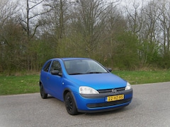 Opel Corsa - 1.2-16V . Inruil koopje .....auto is gerapt mat